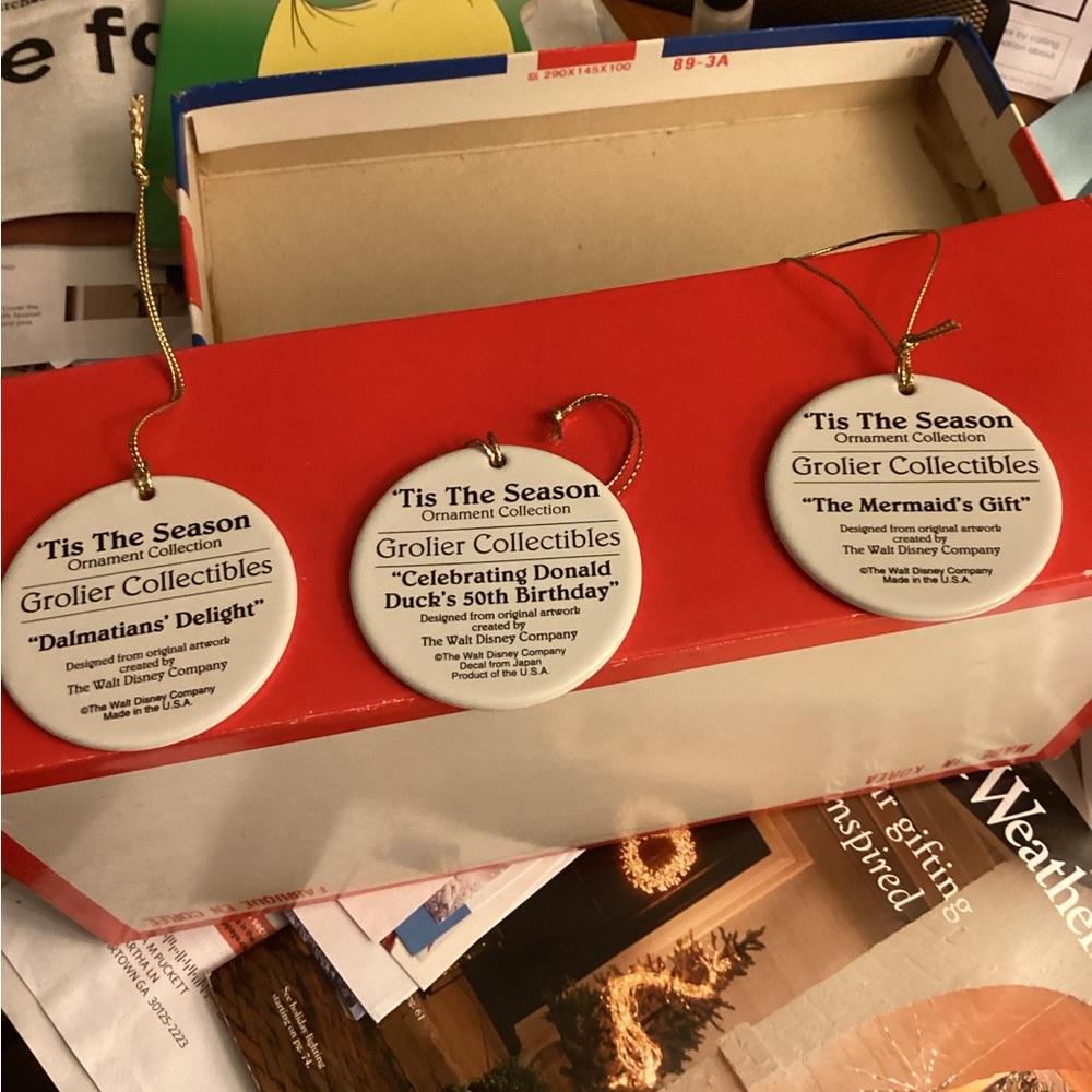 SOLD……..Authentic Grolier/ Disney ornaments. - Picture 5 of 5